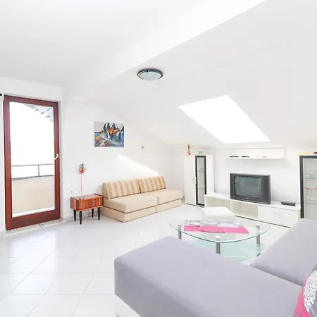 Apartment Luka