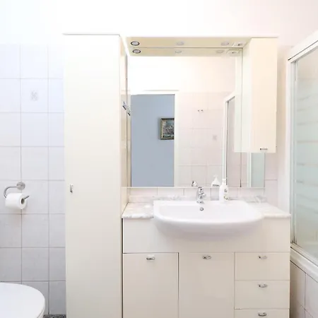 Apartment Luka *