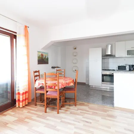 Luka Apartamento *